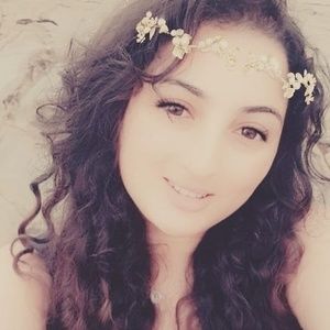 Meet your Posher, Samira